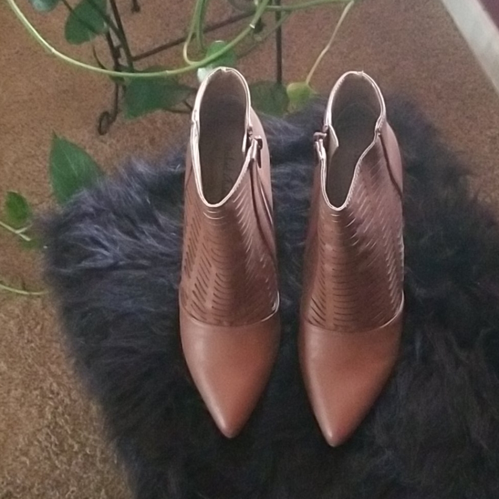👜Brown Booties